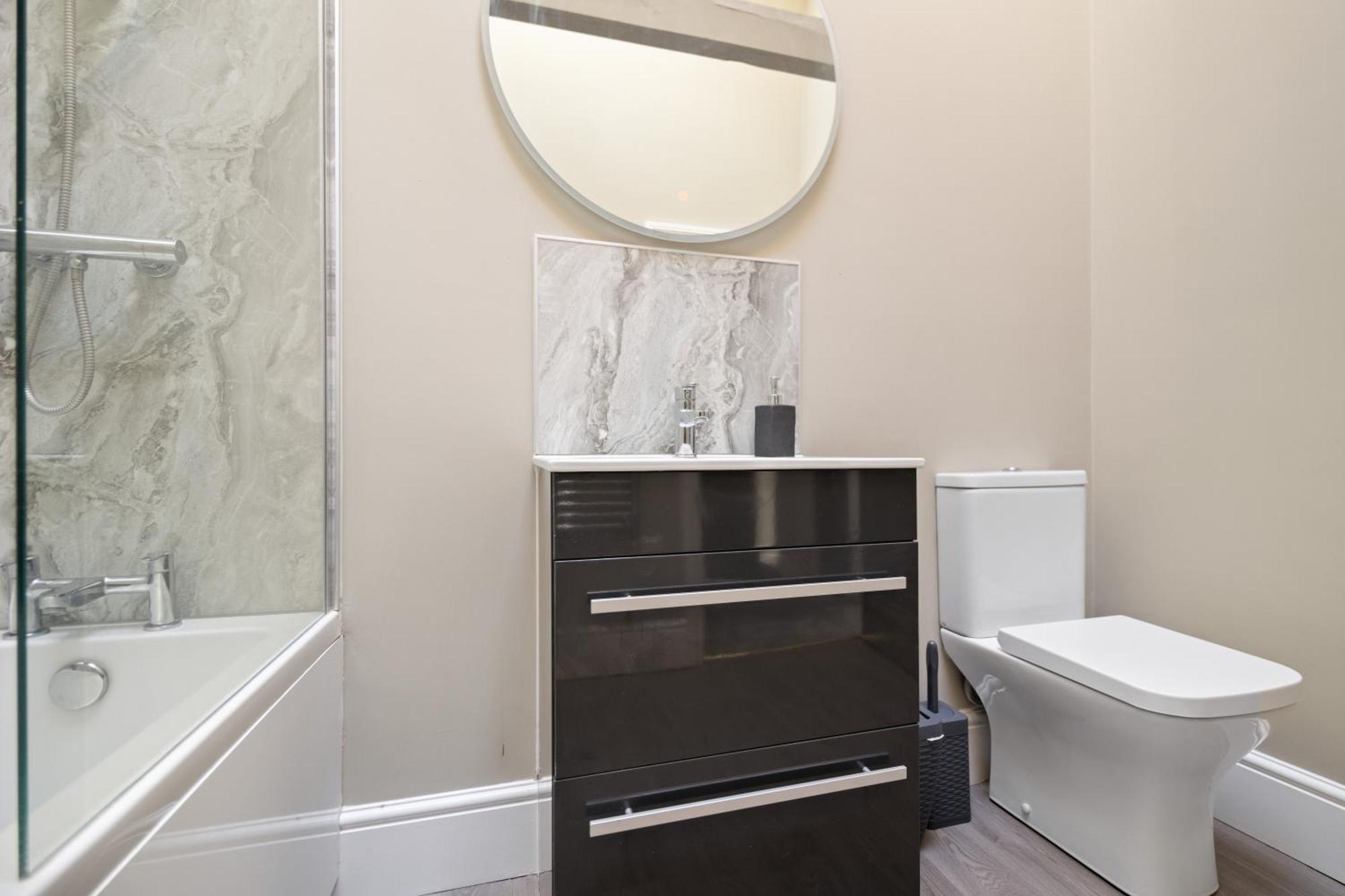 Whiskawaystays - Victoria House - Apartment 6 วุร์สเตอร์ ภายนอก รูปภาพ
