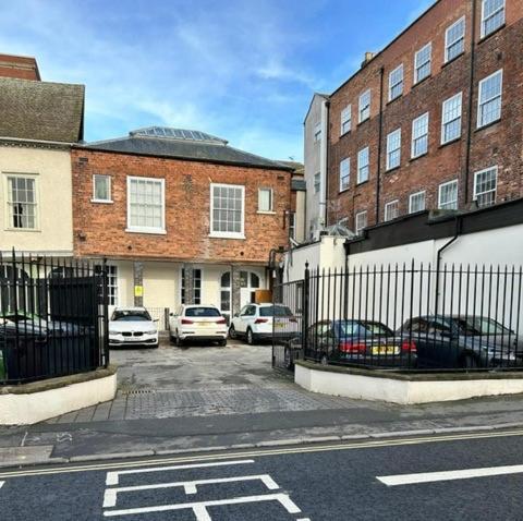 Whiskawaystays - Victoria House - Apartment 6 วุร์สเตอร์ ภายนอก รูปภาพ